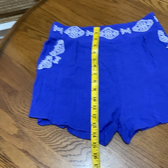 Xhilaration Embroidered Cropped Tope and Short Set Size M - Picture 6 of 7